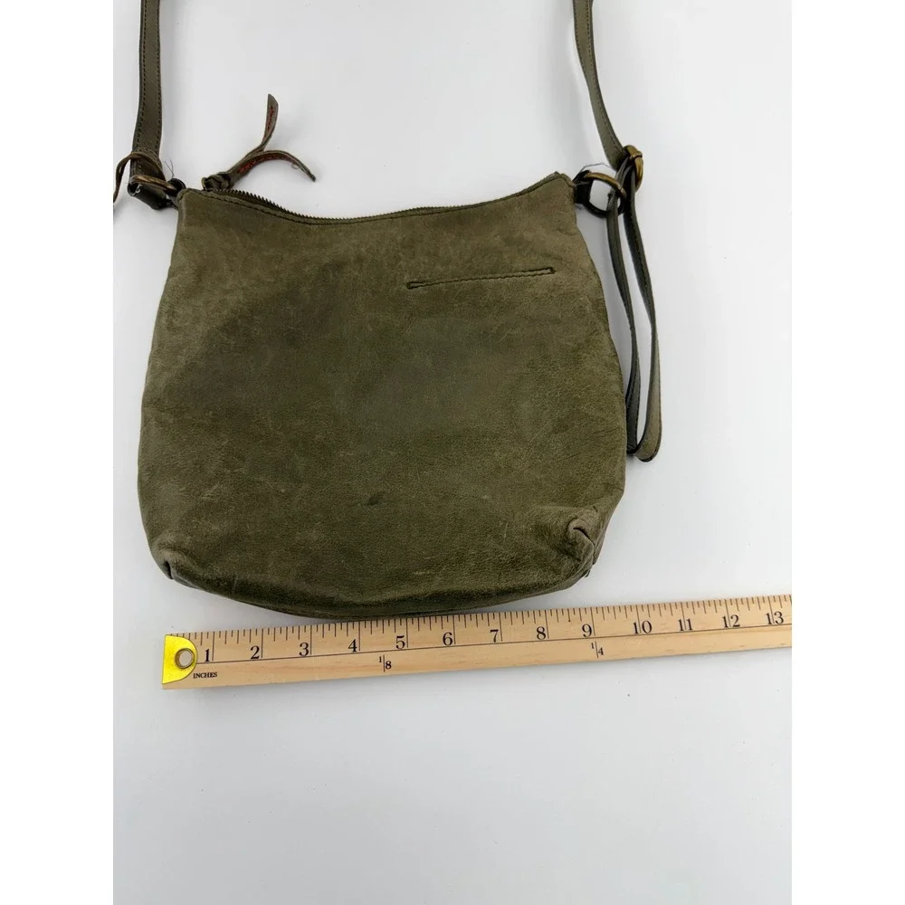 The Sak Olive Green Leather Crossbody Bag Peace Sign Studded Boho Y2K Purse